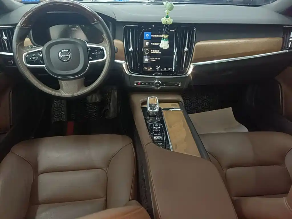 Volvo S90 — миниатюра 10