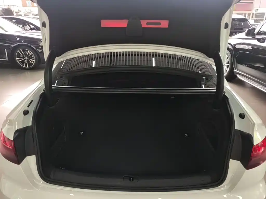 Audi A4L — миниатюра 19