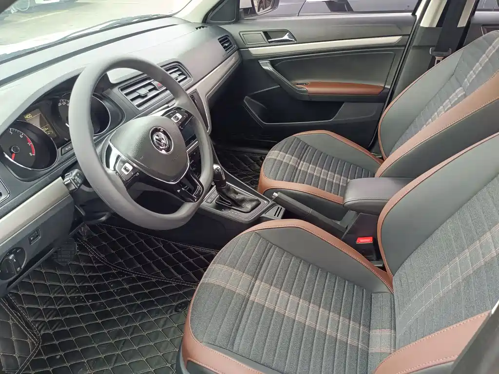 Volkswagen Lavida — миниатюра 4