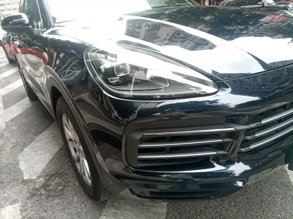 Porsche Cayenne — миниатюра 7