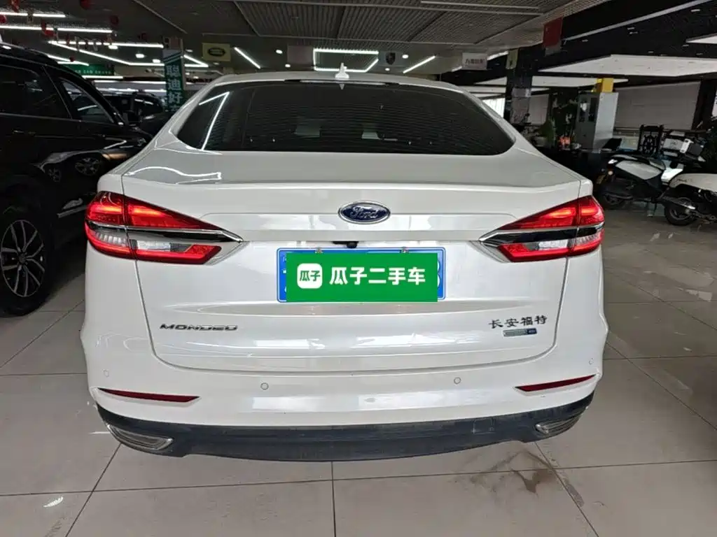 Ford Mondeo — миниатюра 6