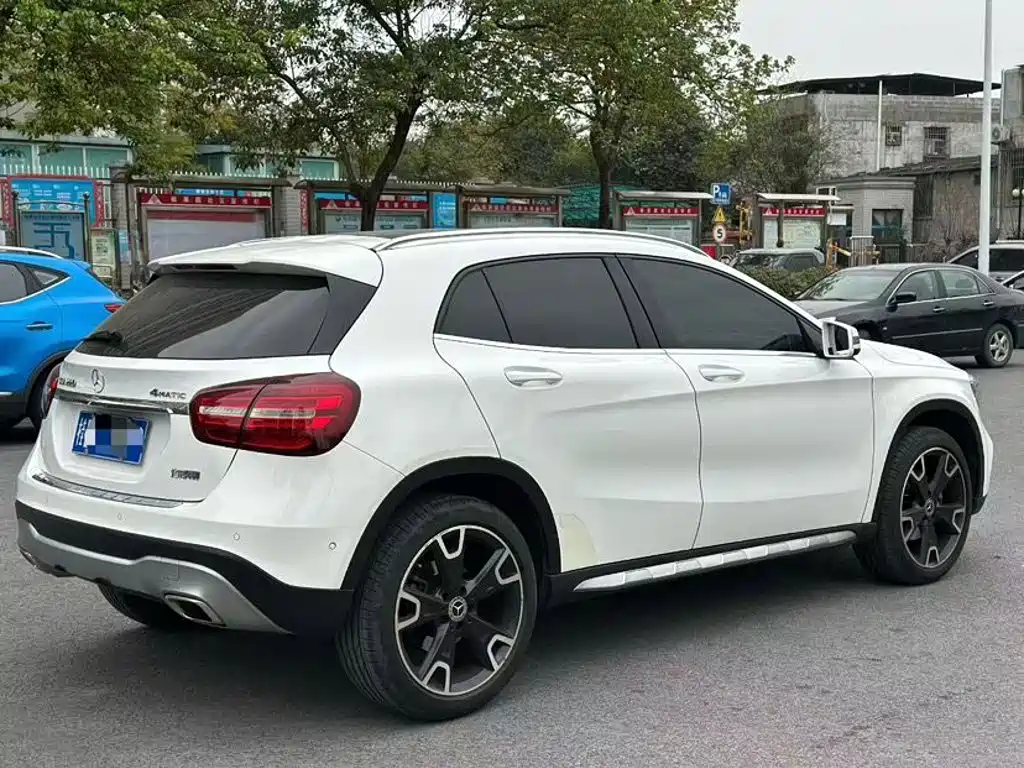 Mercedes-Benz GLA — миниатюра 9