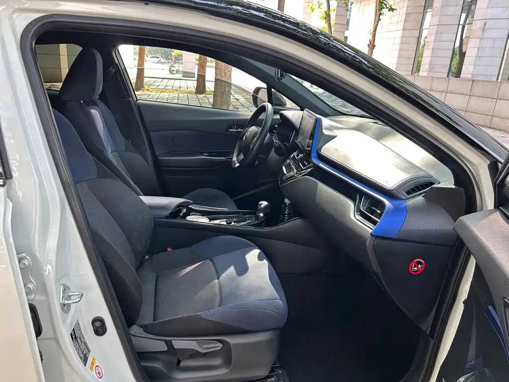 Toyota C-HR — миниатюра 15