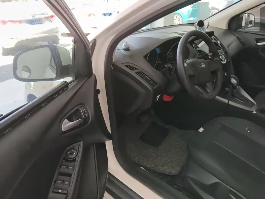 Ford Focus — миниатюра 16
