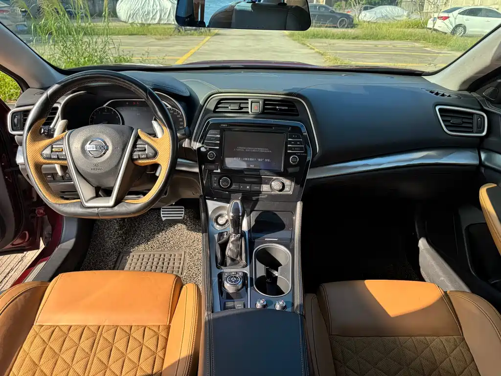 Nissan Cima — миниатюра 9