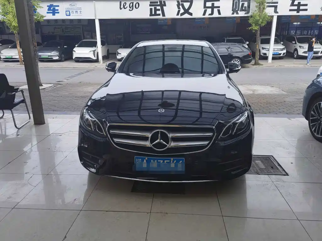 Mercedes-Benz E-Class — миниатюра 2