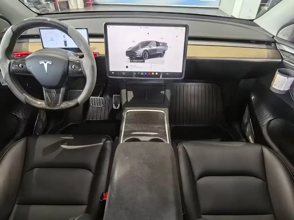 Tesla Model Y — миниатюра 5
