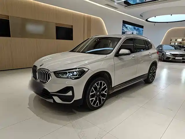 BMW  X1 2021
