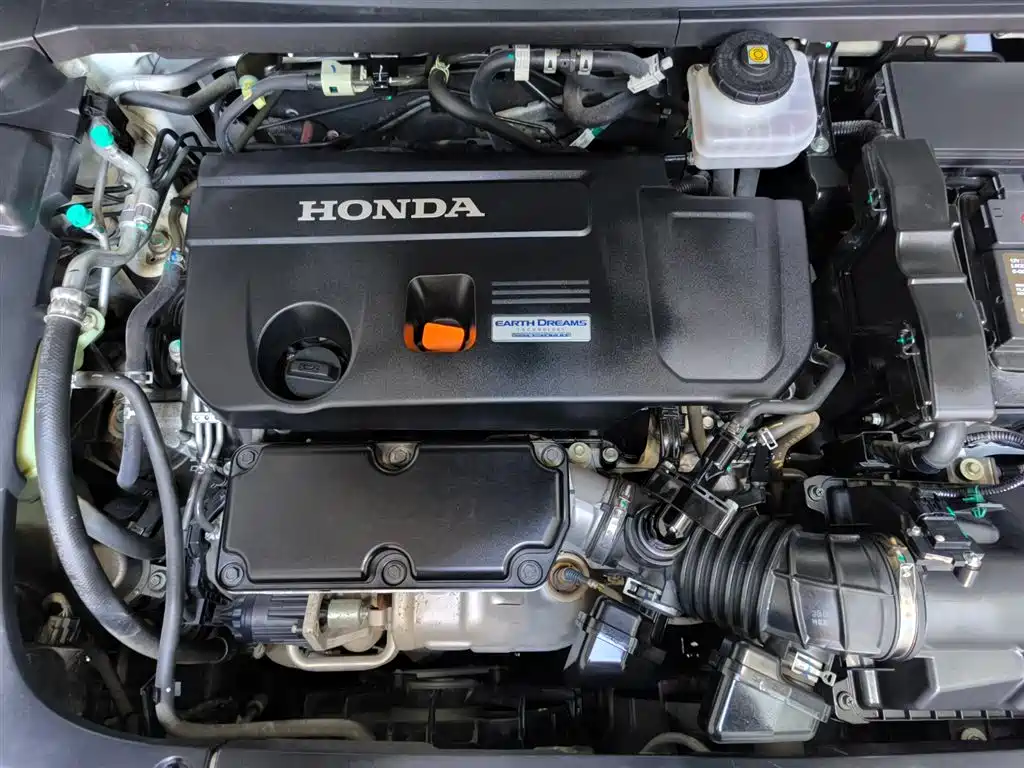 HONDA UR V