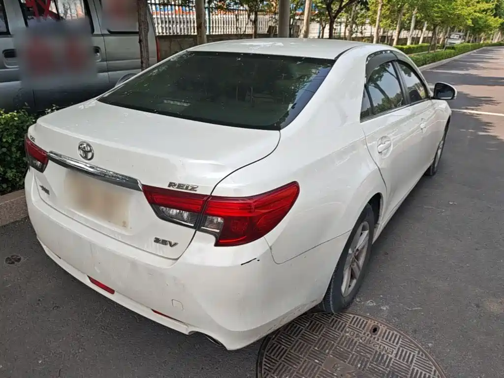 Toyota Reiz — миниатюра 7