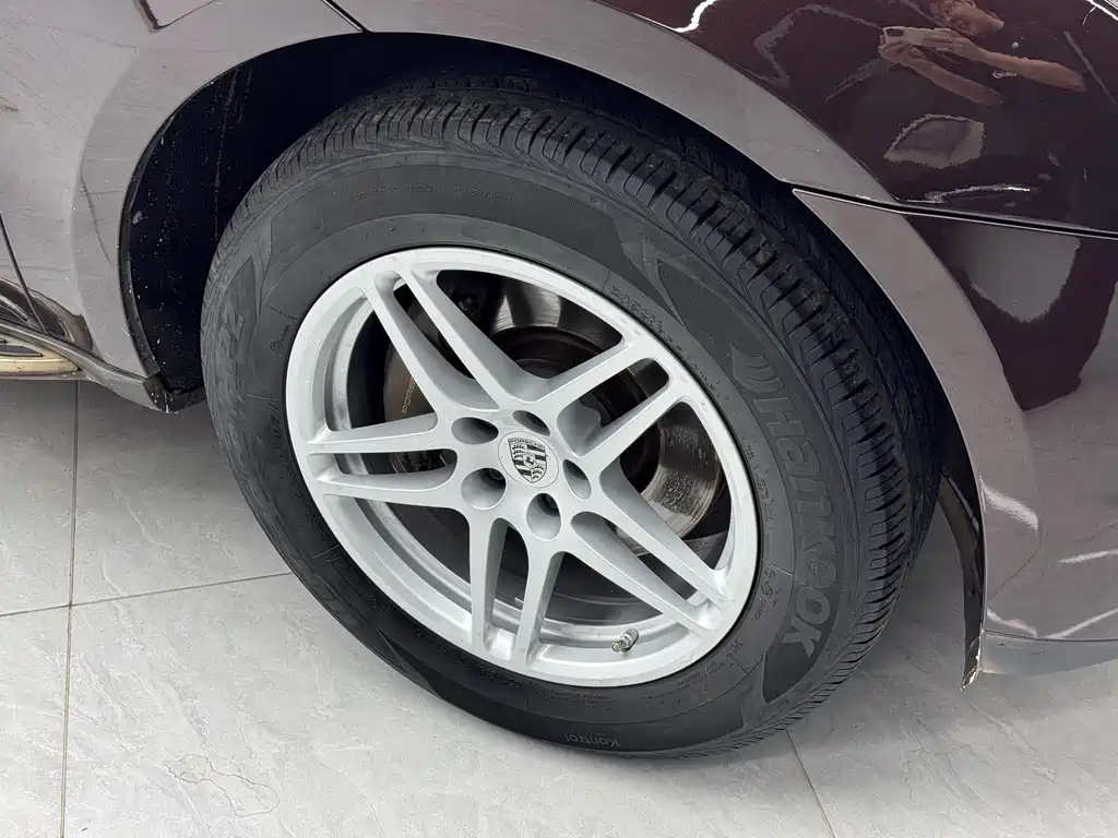 Porsche Macan — миниатюра 5