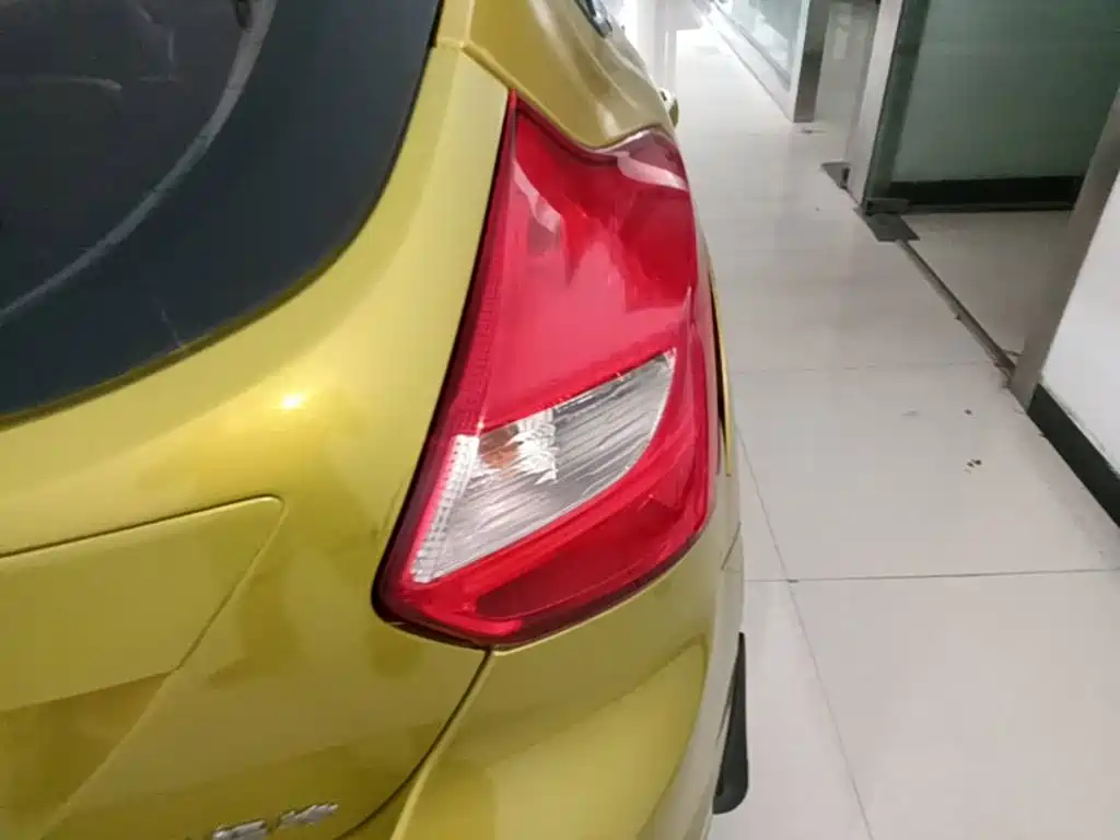 Ford Focus — миниатюра 8