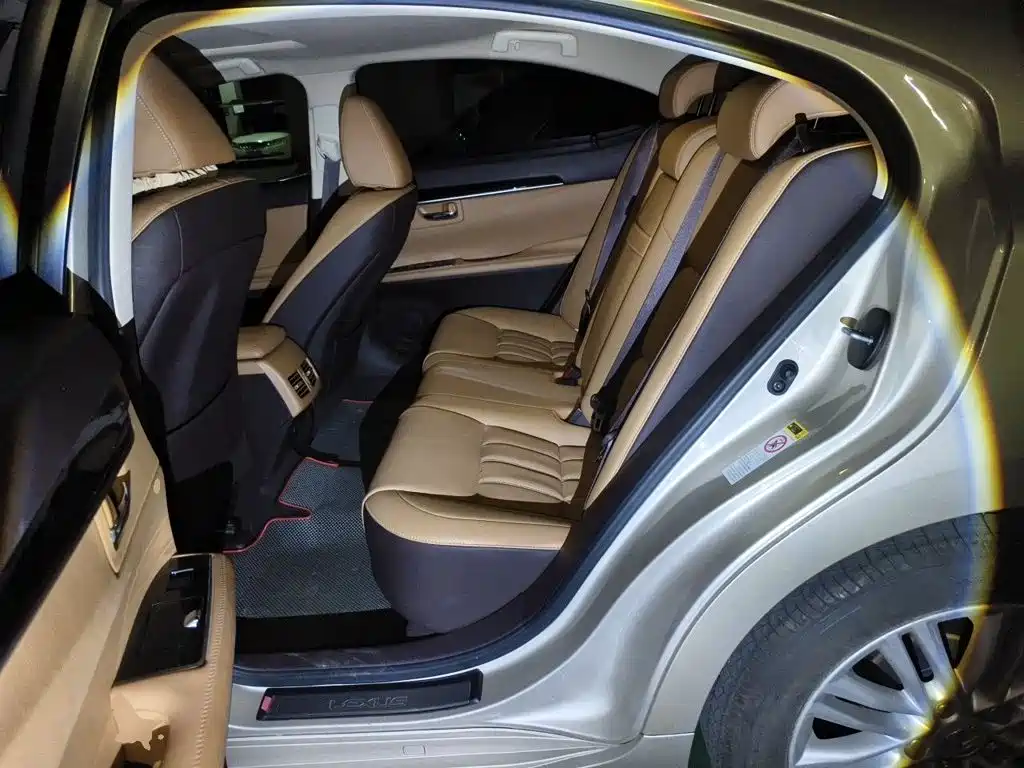 Lexus ES — миниатюра 13