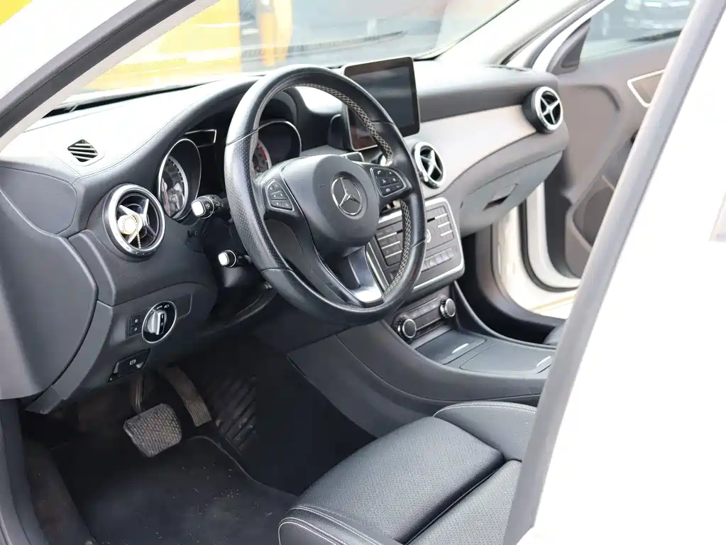 Mercedes-Benz GLA — миниатюра 9