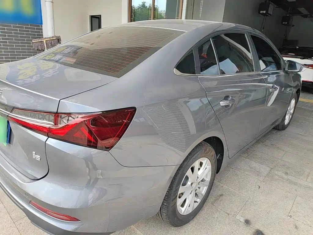 Roewe i5 — миниатюра 7