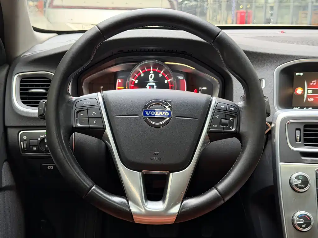 Volvo S60 — миниатюра 5