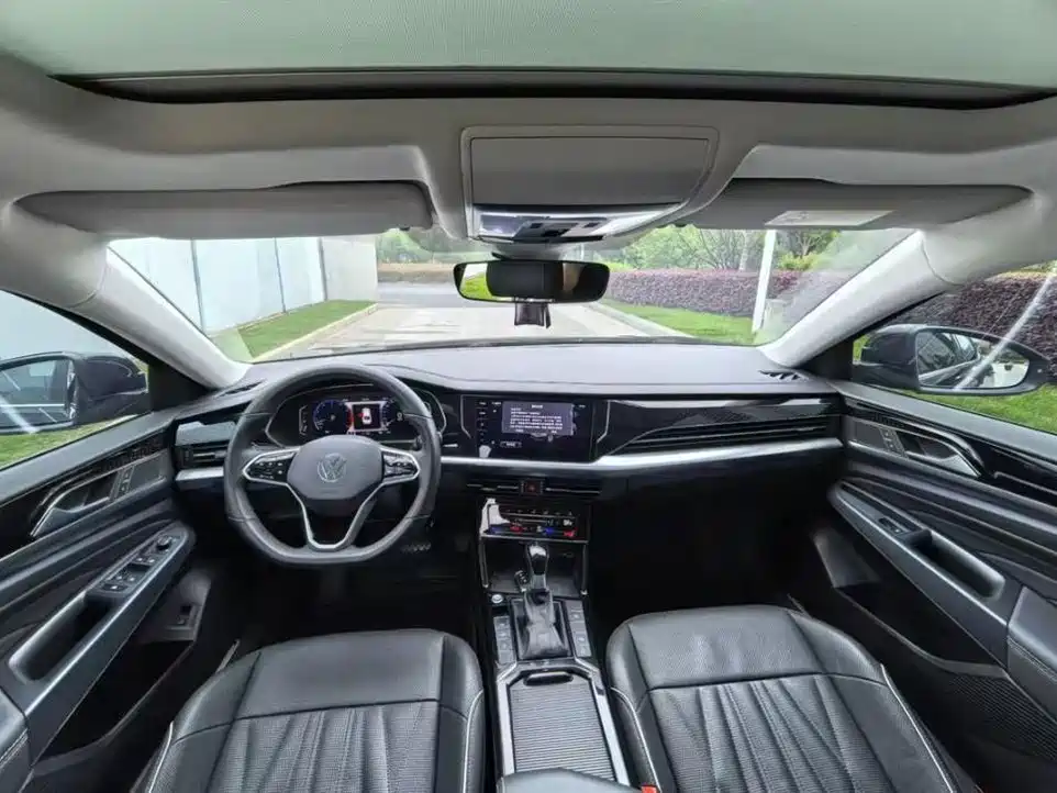 Volkswagen Passat 2023 330TSI Luxury