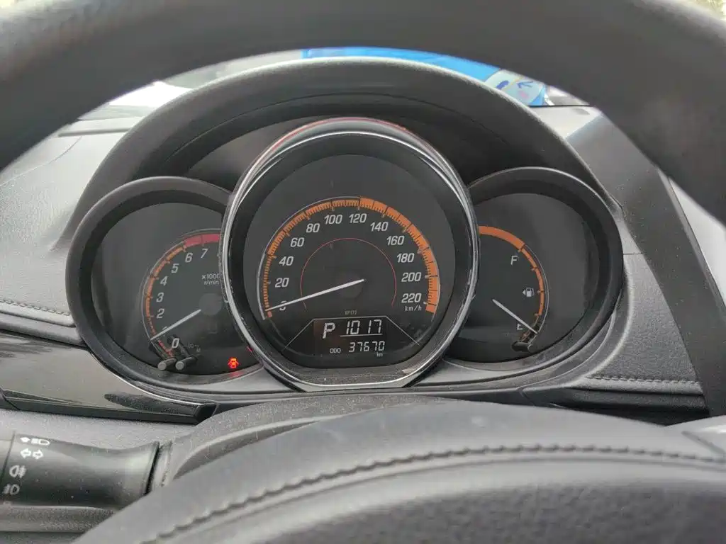 Toyota Yaris L — миниатюра 8