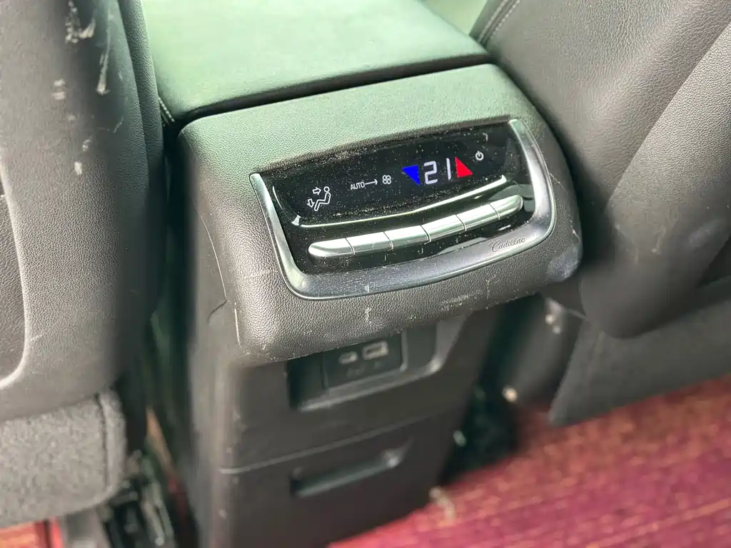 Cadillac XT6 — миниатюра 11