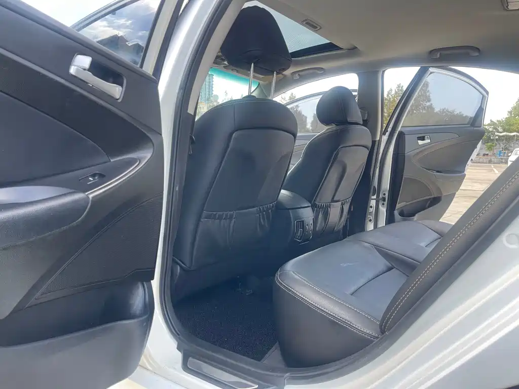 Hyundai Sonata — миниатюра 6