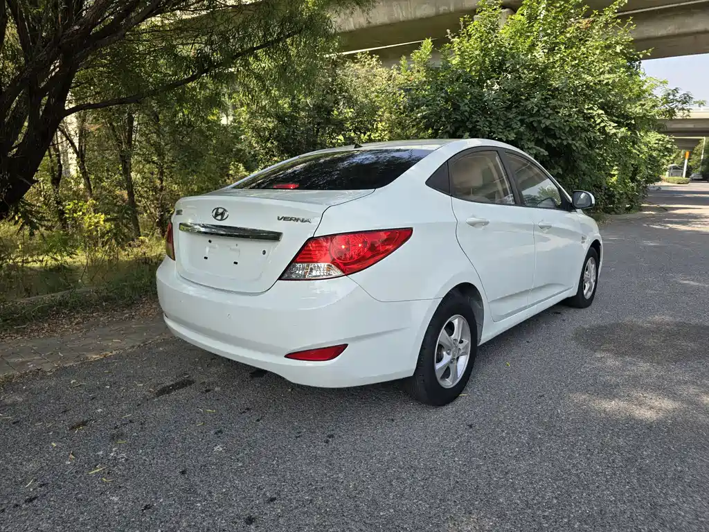 Hyundai Verna — миниатюра 7