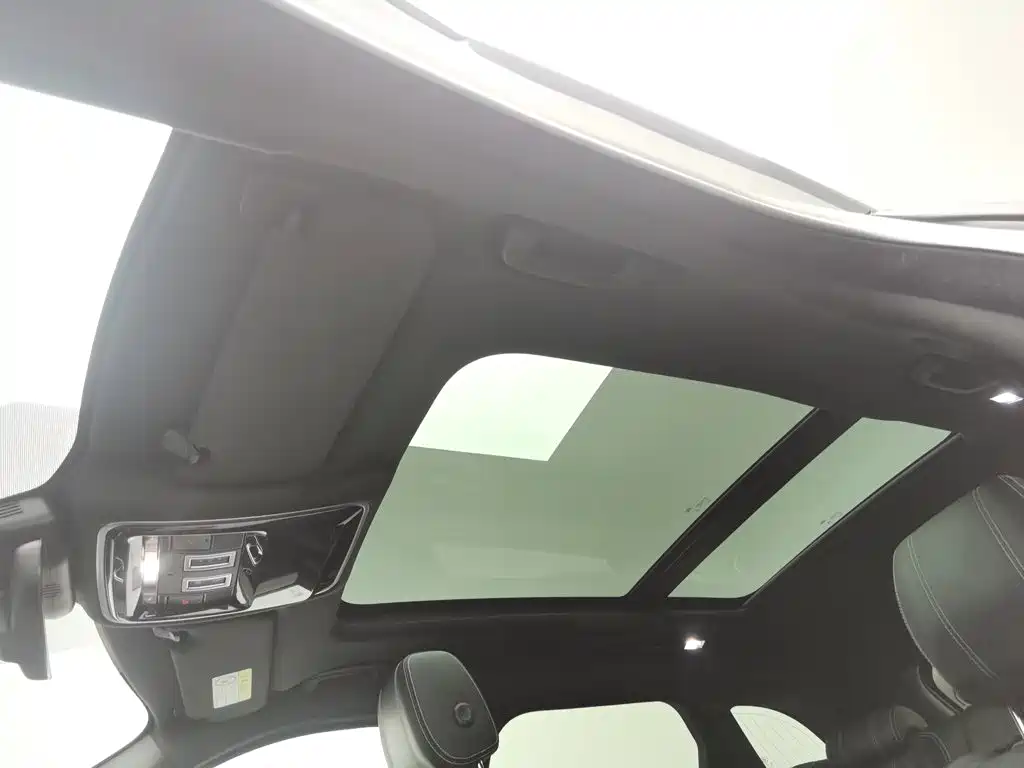 Land Rover Velar — миниатюра 14