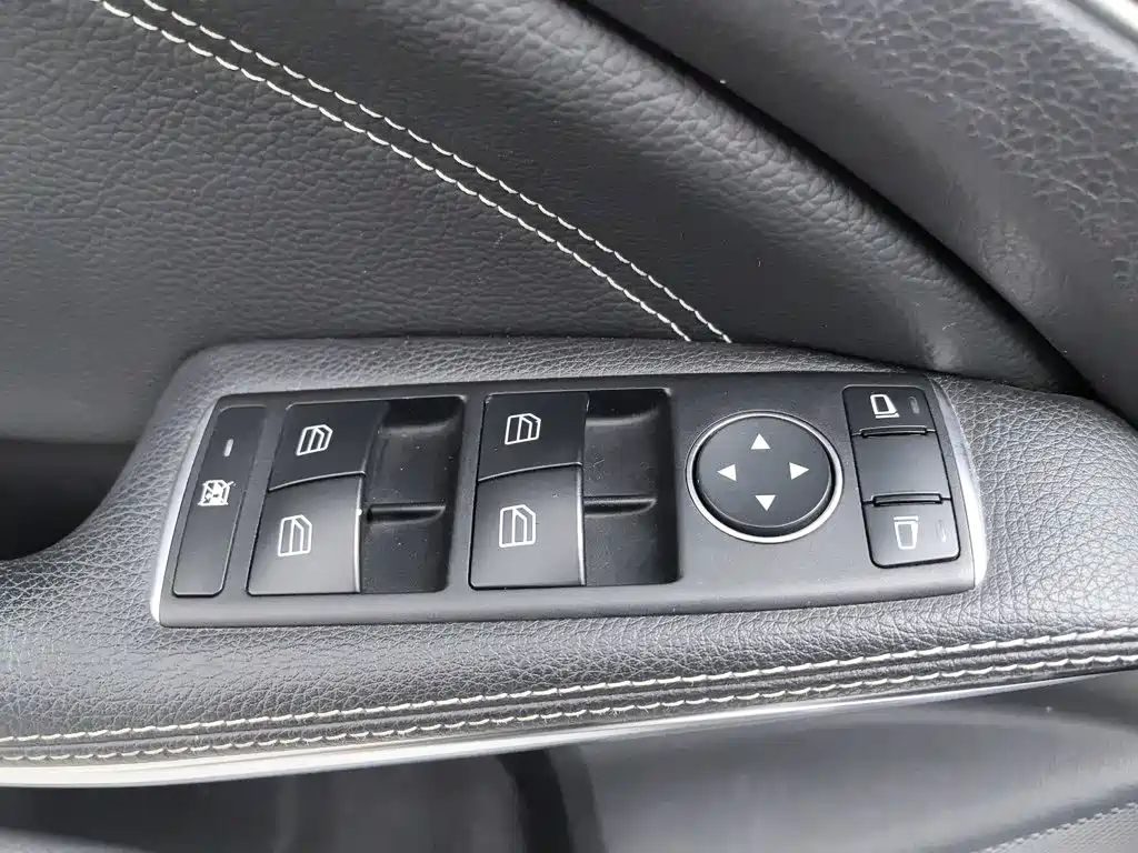 Mercedes-Benz GLA — миниатюра 9