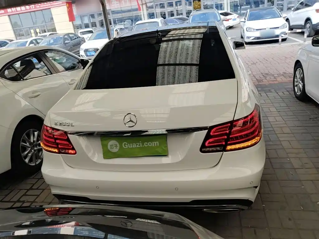 Mercedes-Benz E-Class — миниатюра 6