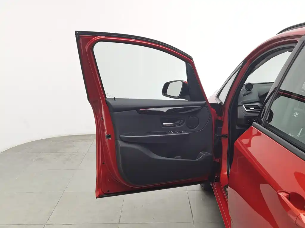 BMW 2 Series Active Tourer — миниатюра 8
