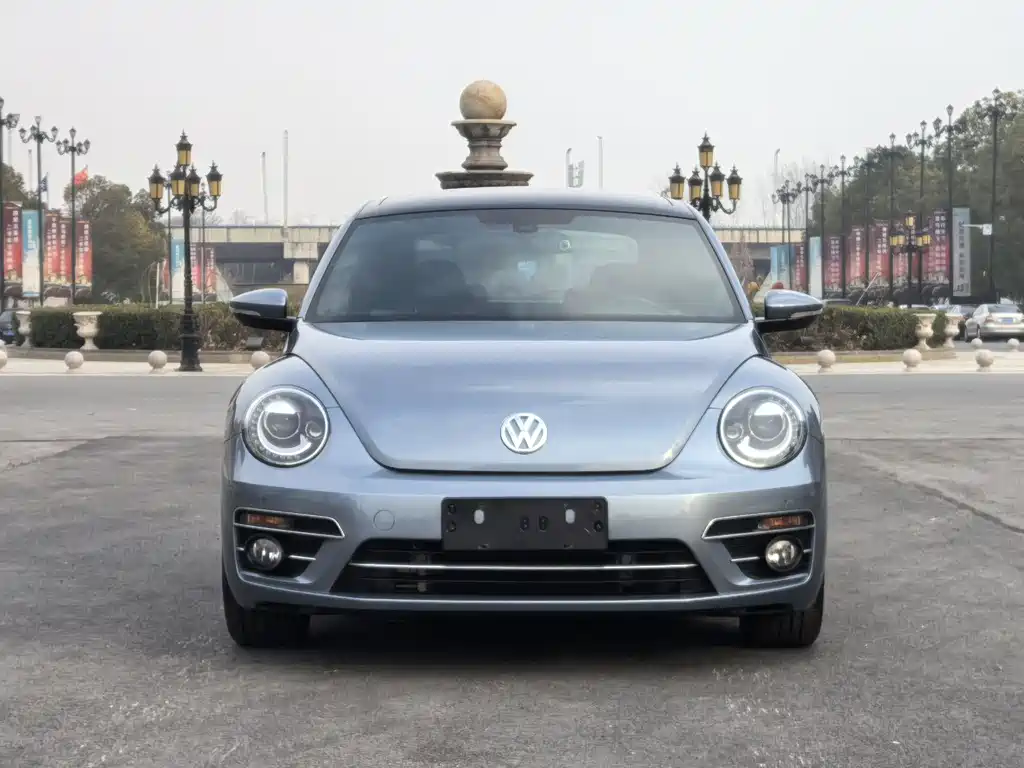VOLKSWAGEN BEETLE