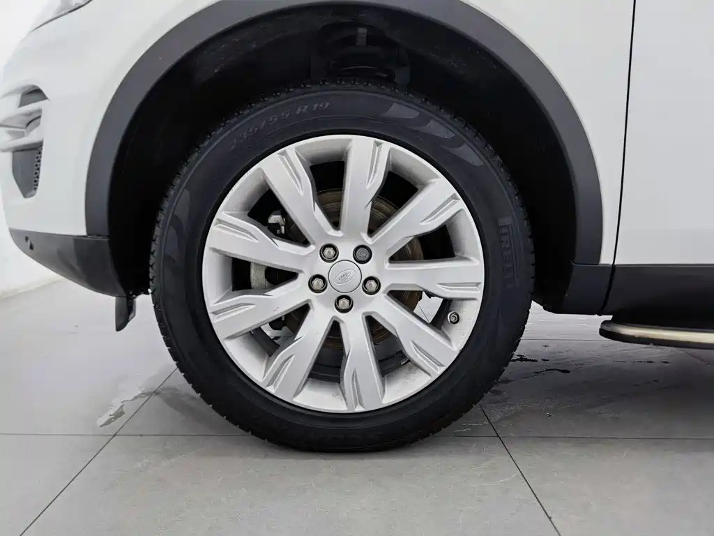 Land Rover Discovery Sport — миниатюра 17