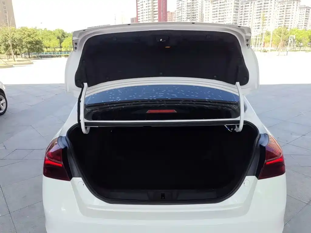 Geely Emgrand — миниатюра 19