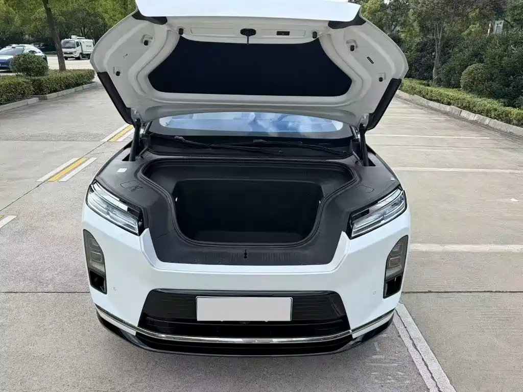 NIO ES8 — миниатюра 2
