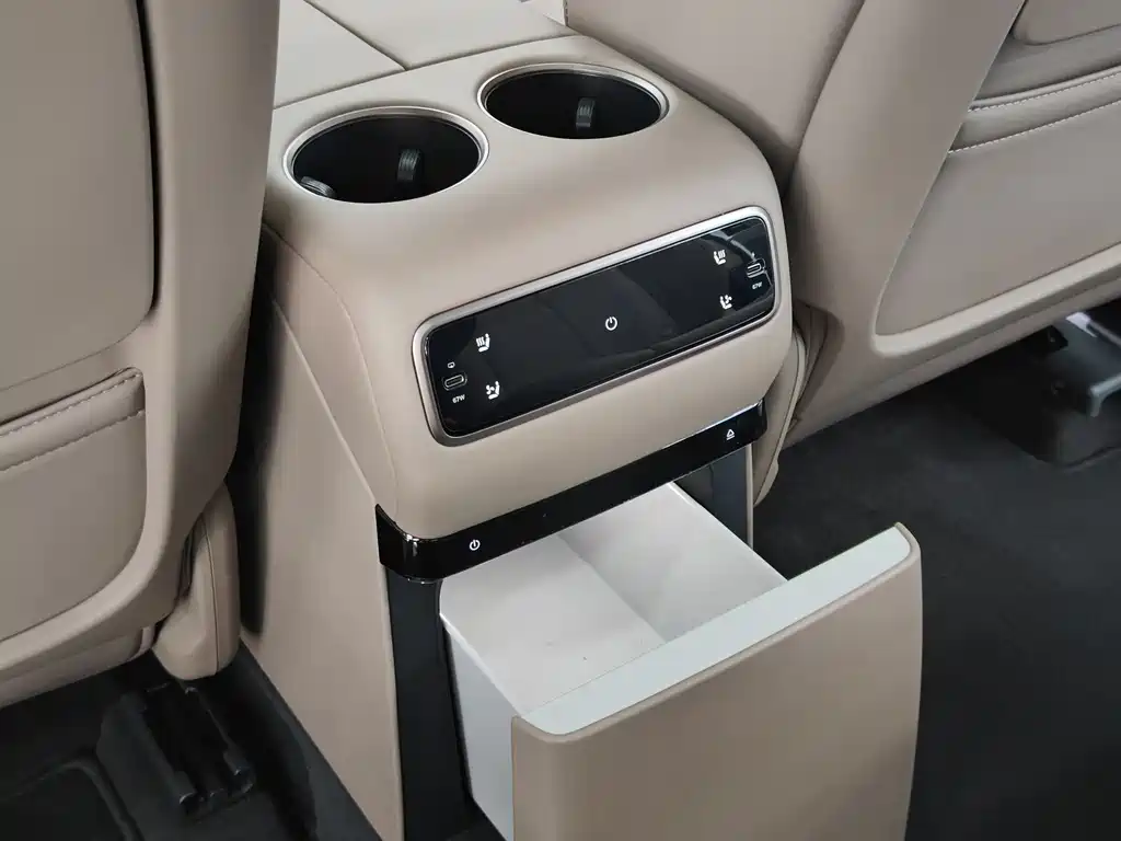 Li Auto i8 2025 Standard