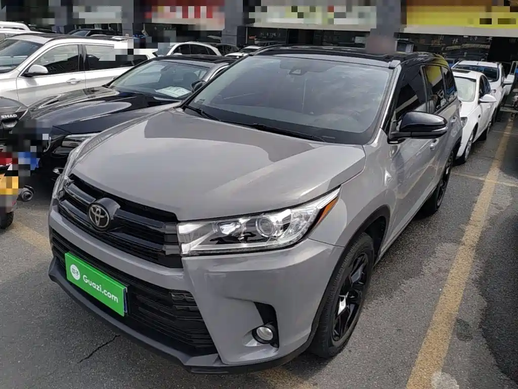 Toyota Highlander 2021 2.0T Luxury 7 мест