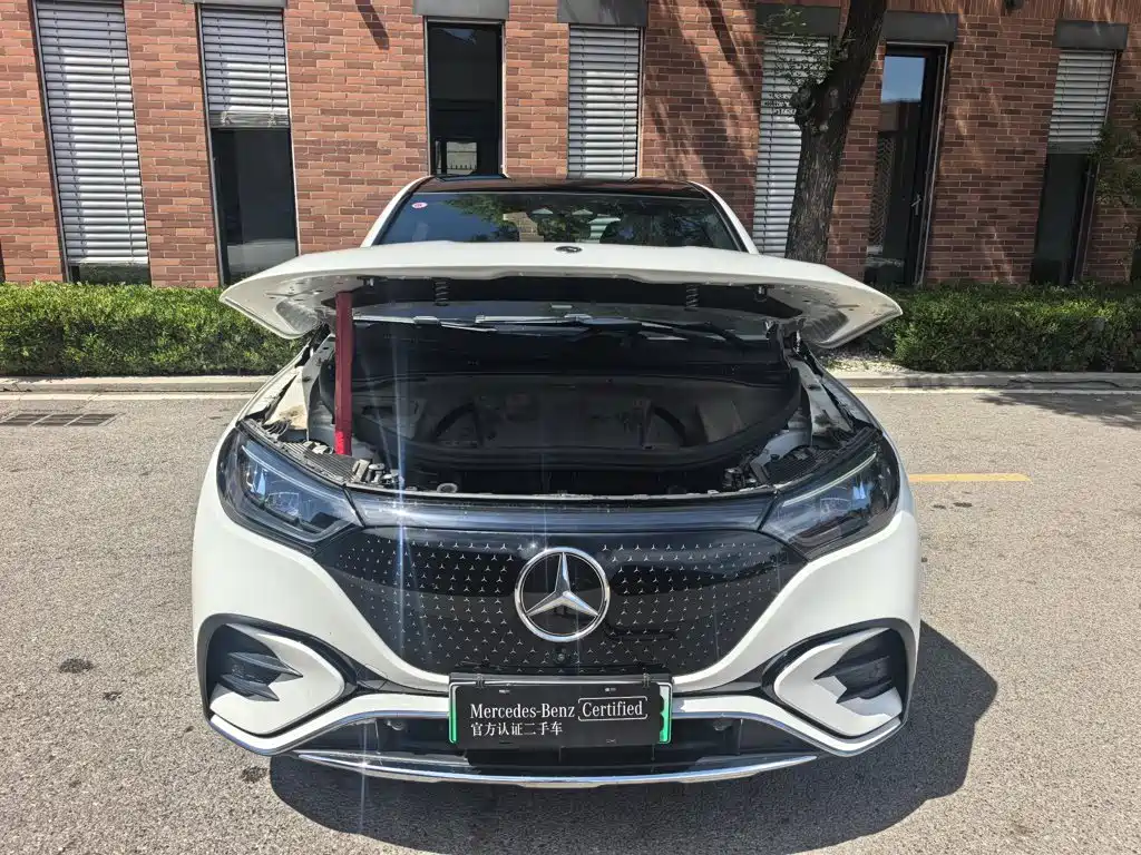 Mercedes-Benz EQE SUV — миниатюра 9