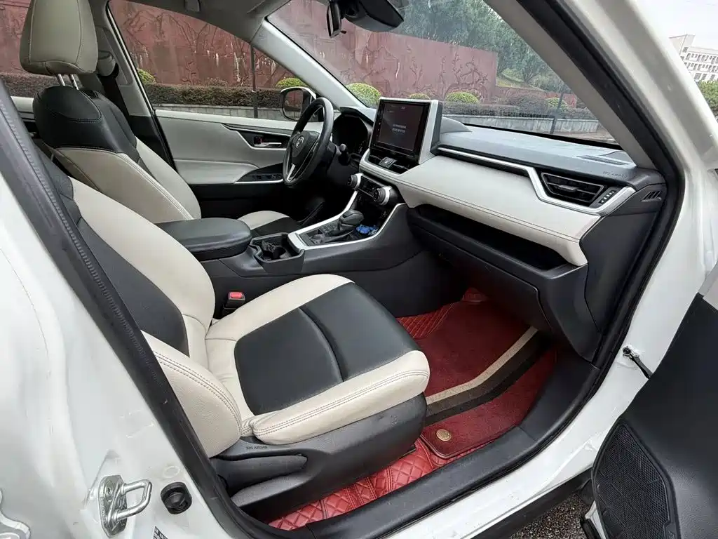 Toyota RAV4 — миниатюра 12