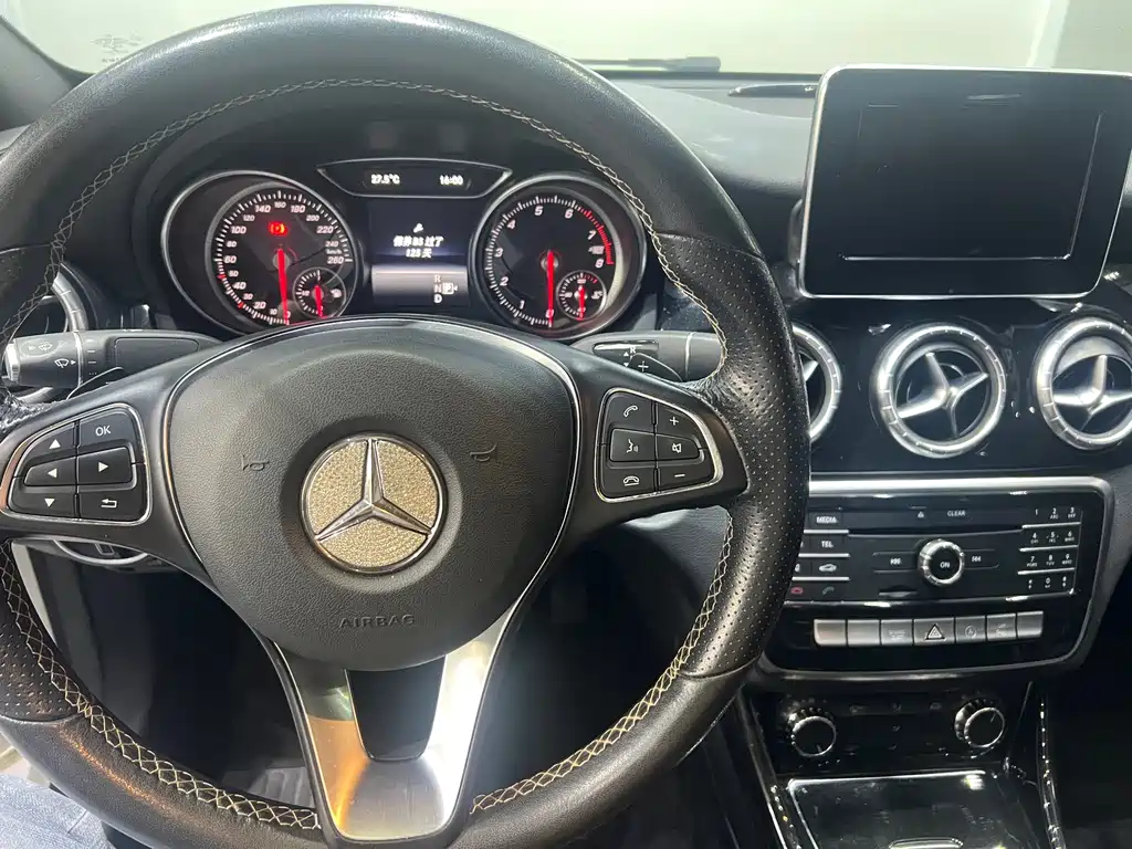 Mercedes-Benz CLA (Import) — миниатюра 7
