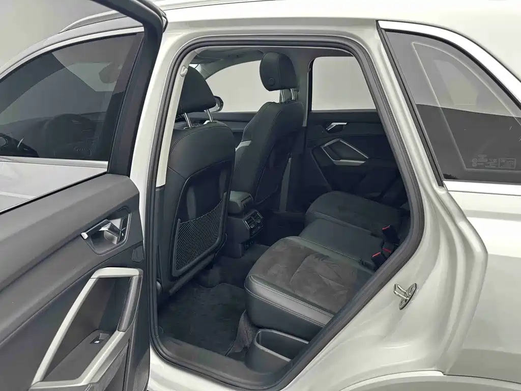 Audi Q3 — миниатюра 12