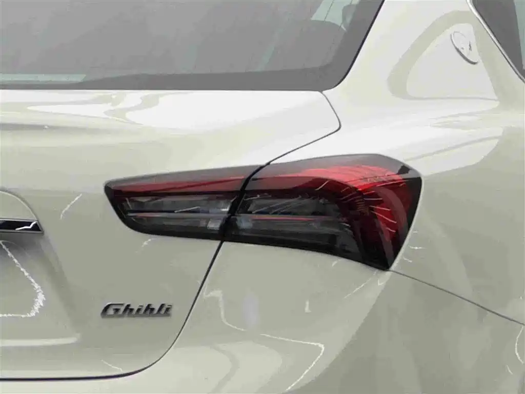 Maserati Ghibli 2021 2.0T Operabianca