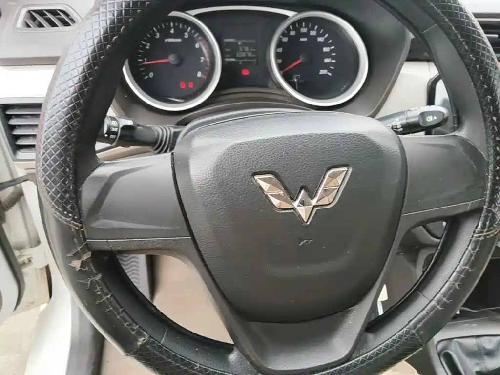 Wuling Hongguang — миниатюра 11