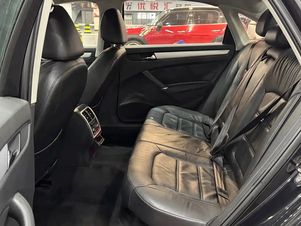 Volkswagen Passat — миниатюра 14