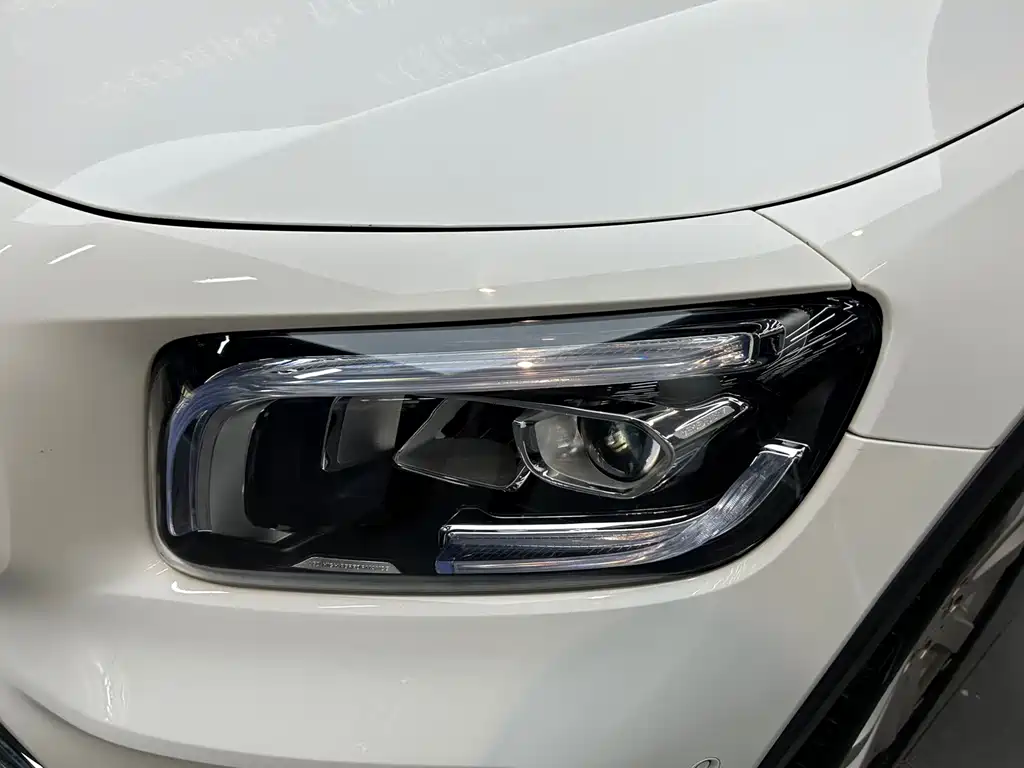 Mercedes-Benz GLB — миниатюра 16