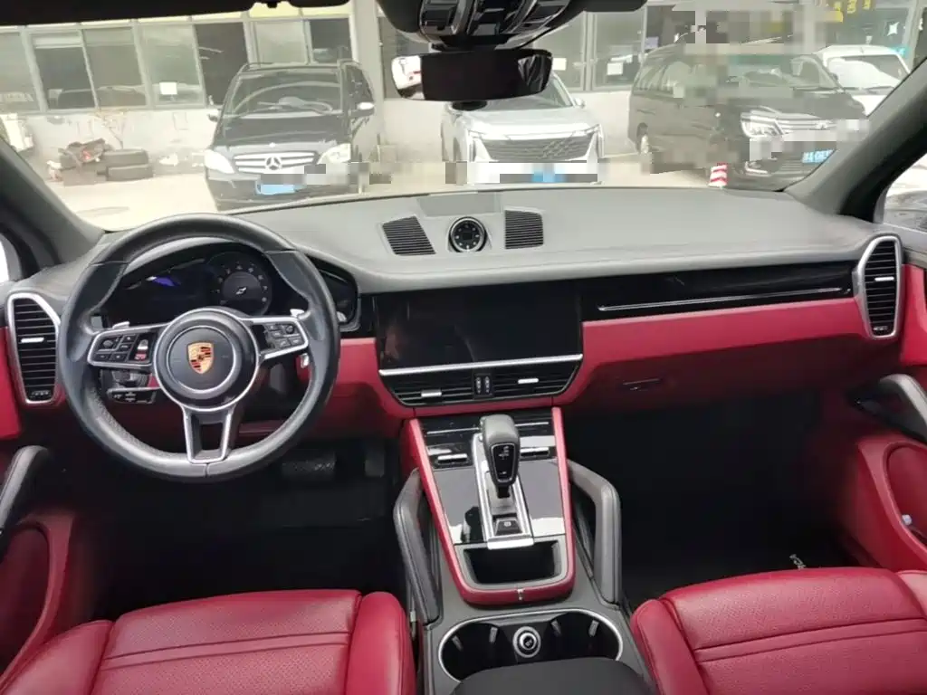 Porsche Cayenne — миниатюра 10