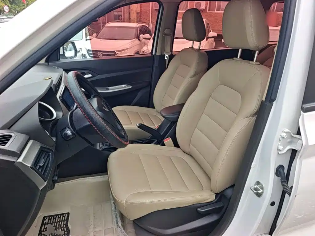 Wuling Hongguang — миниатюра 15