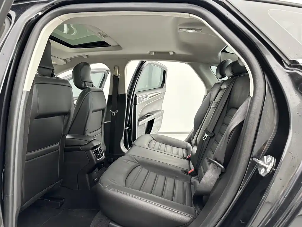 Ford Mondeo — миниатюра 5