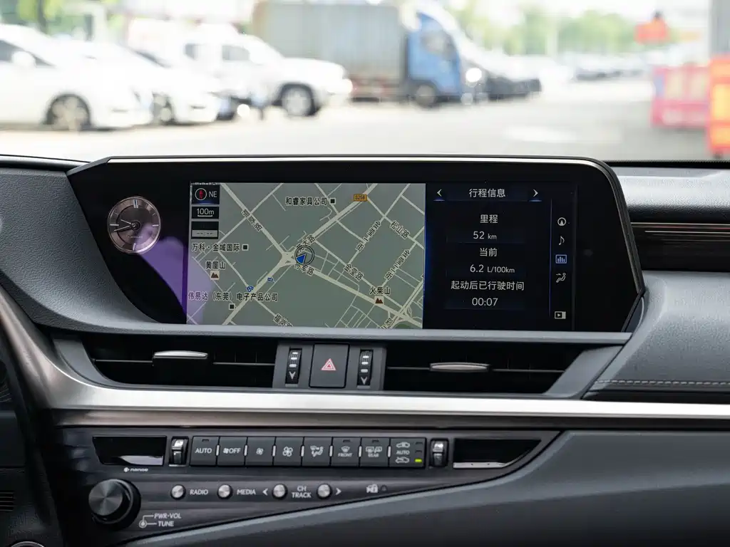 Lexus ES — миниатюра 16