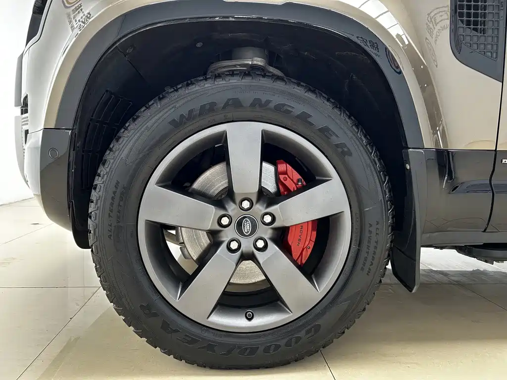Land Rover Defender — миниатюра 19