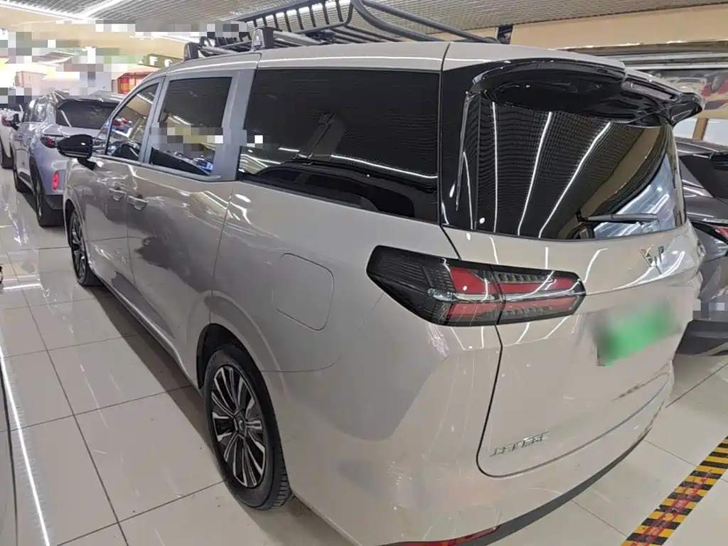 Wuling Xingguang 730 New Energy — миниатюра 5