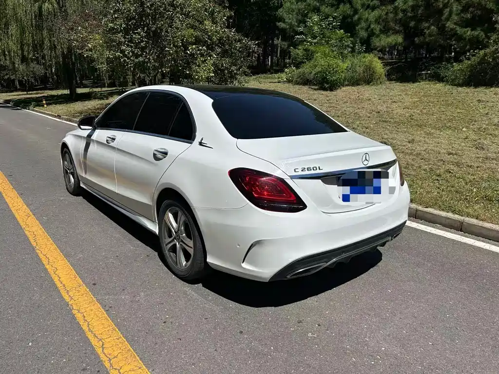 Mercedes-Benz C-Class — миниатюра 13